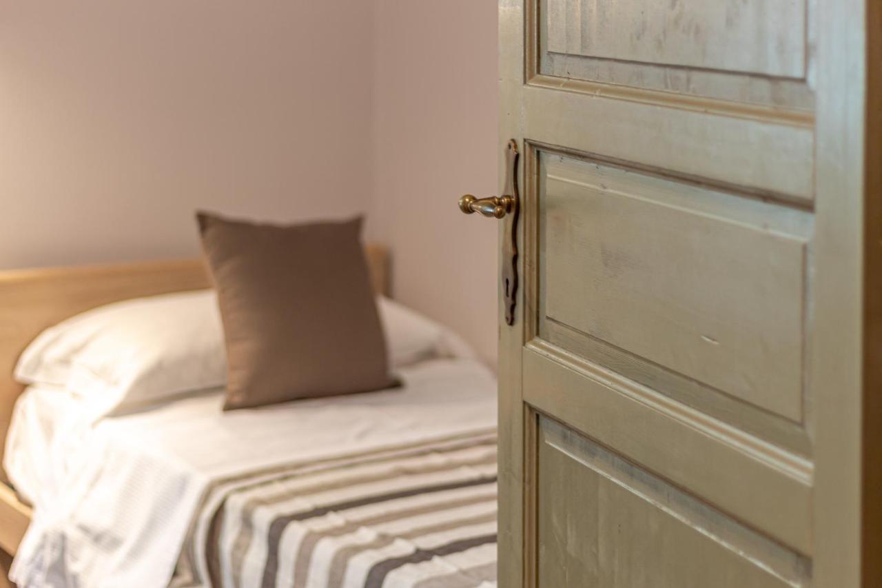 Galvani Apartments แตร์นี ภายนอก รูปภาพ